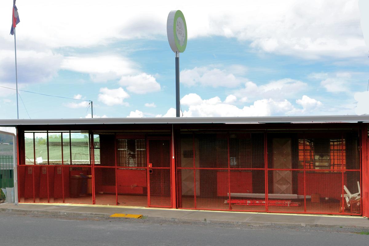 Fotografía de instalaciones de la Escuela de Mata de Plátano