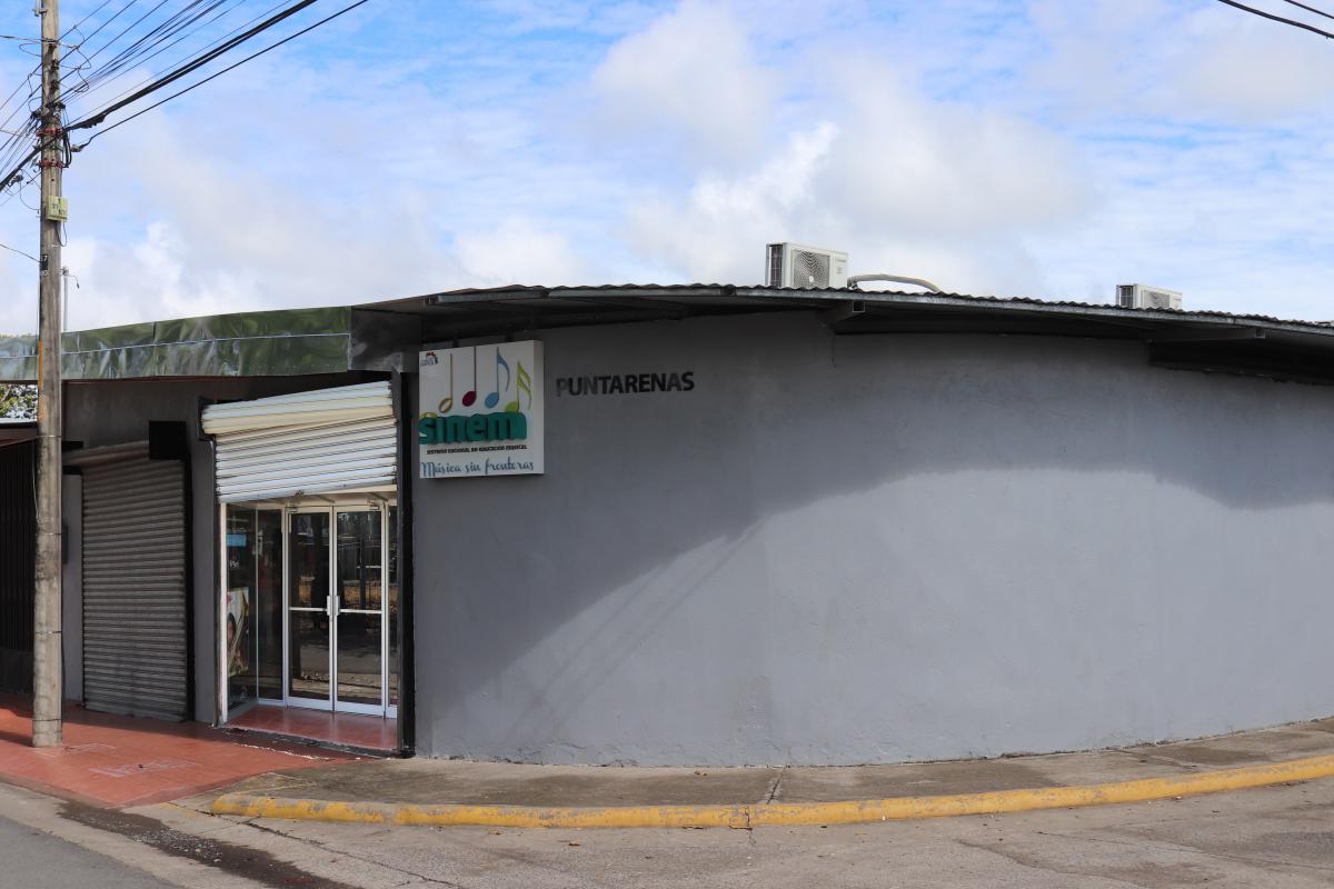 Fotografía de Instalaciones de Escuela de Puntarenas